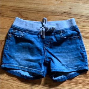 these are kids size 10 justice shorts